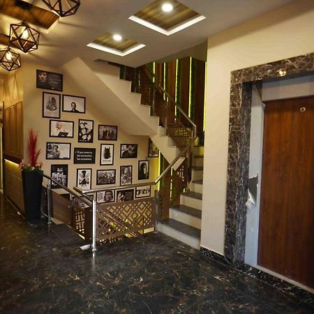 Hotel Soluxe Yamunānagar Exterior foto