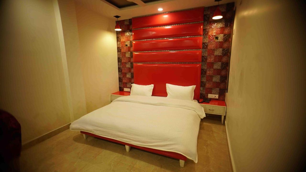 Hotel Soluxe Yamunānagar Exterior foto