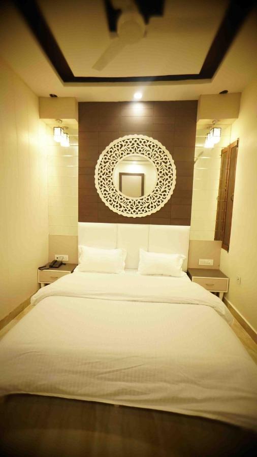 Hotel Soluxe Yamunānagar Exterior foto